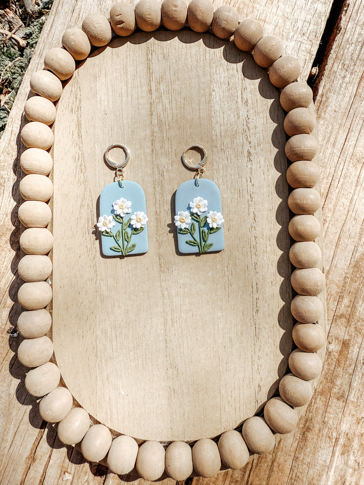 Daisy April Birth Flower Earrings