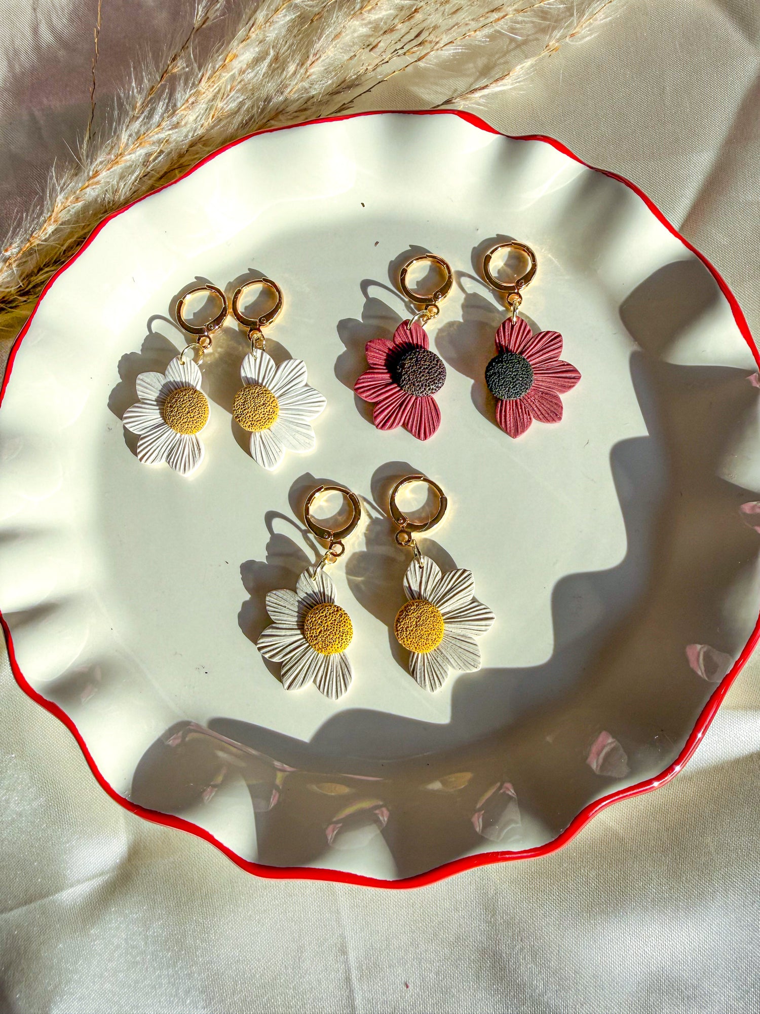 Simple flower earrings daisy design polymer clay handmade