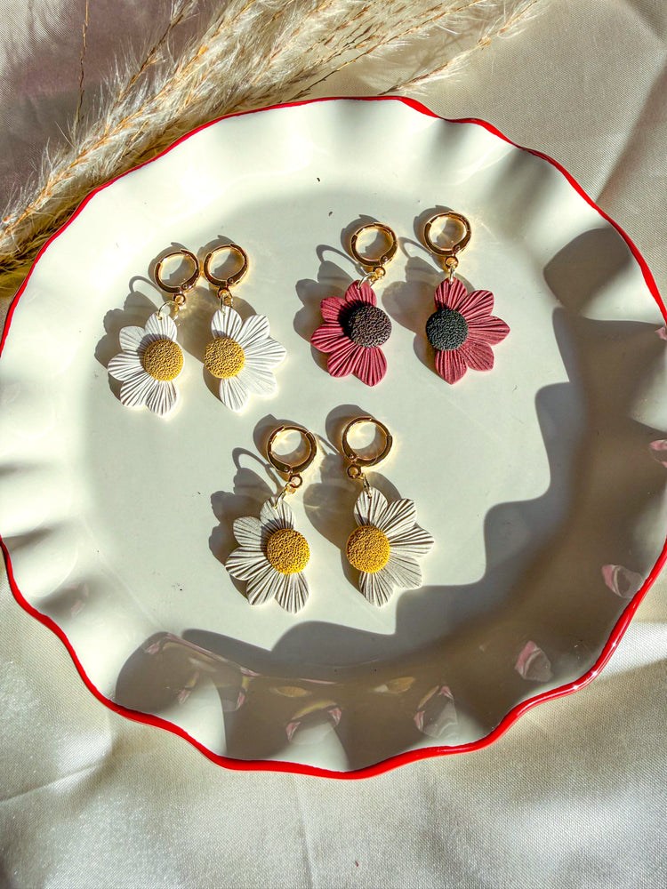 Simple flower earrings daisy design polymer clay handmade